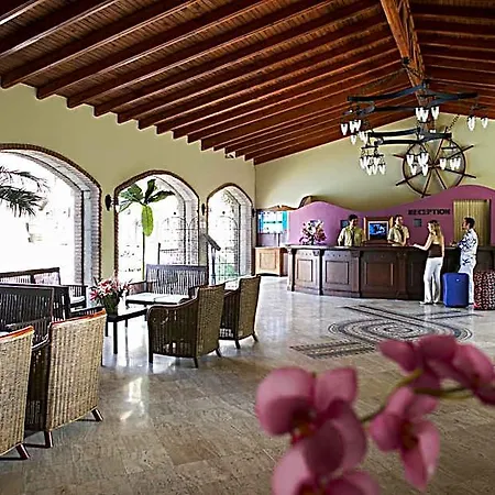 Aparthotel Club Anastasia - Family 3*